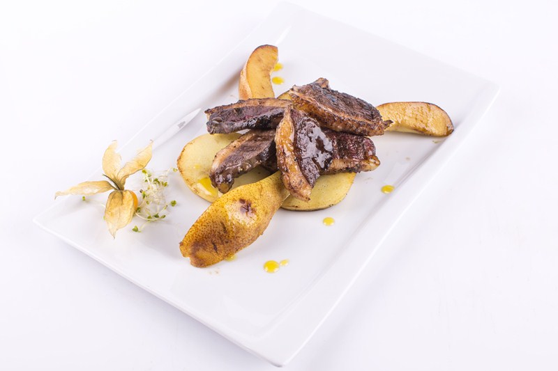 Tagliata of duck magret with pear an apple